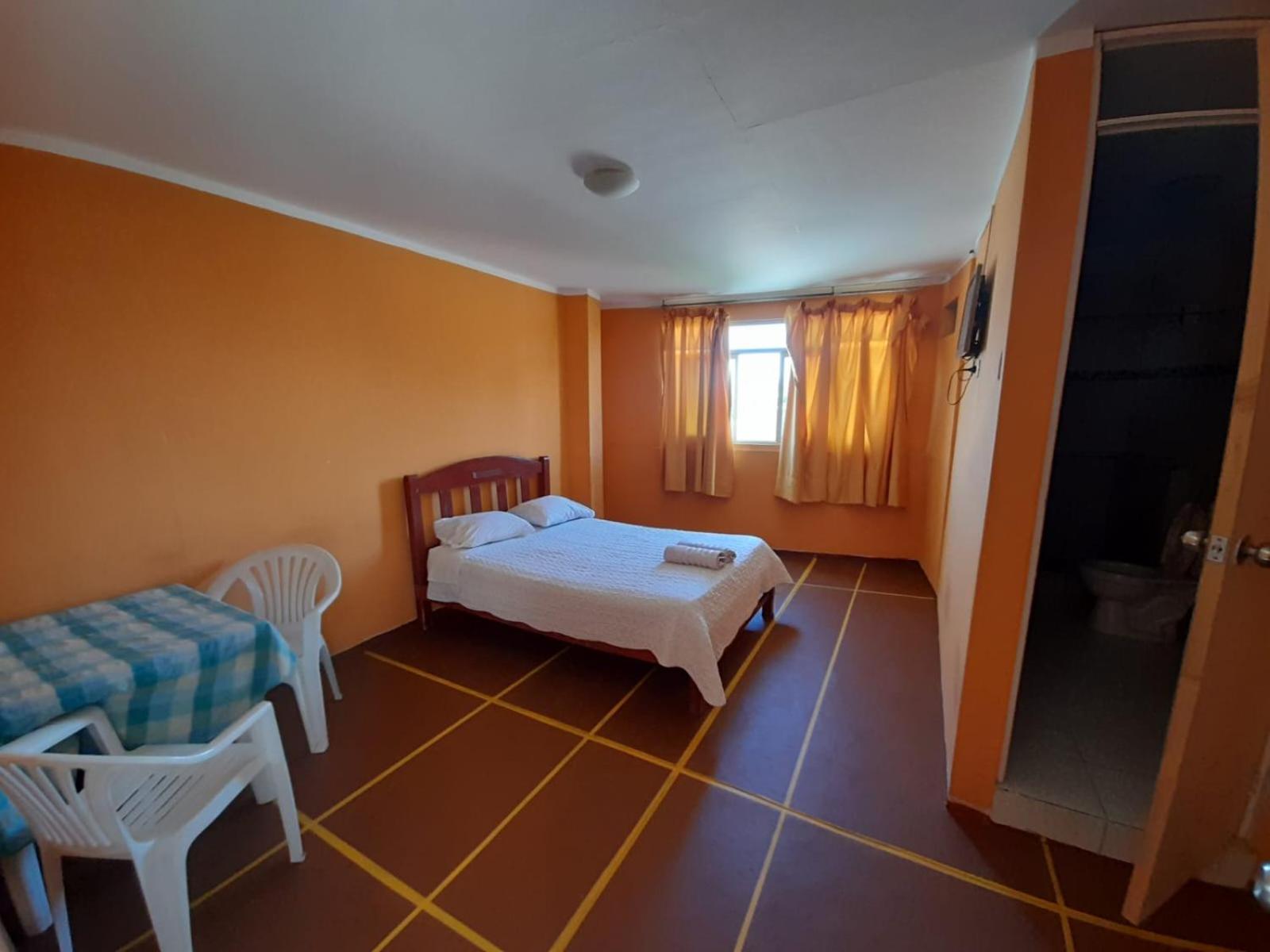 Hotel Y Restaurante Roma Іка Екстер'єр фото