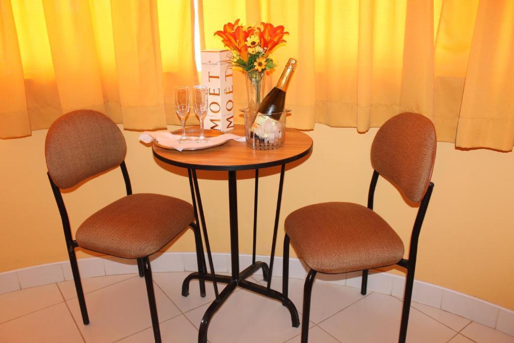 Hotel Y Restaurante Roma Іка Екстер'єр фото