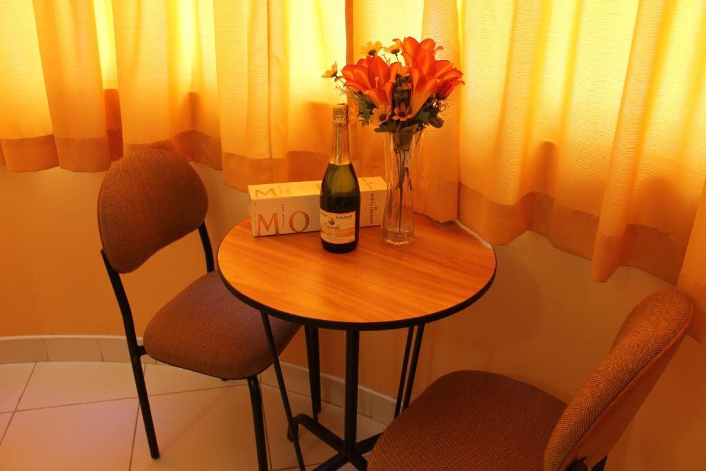 Hotel Y Restaurante Roma Іка Екстер'єр фото