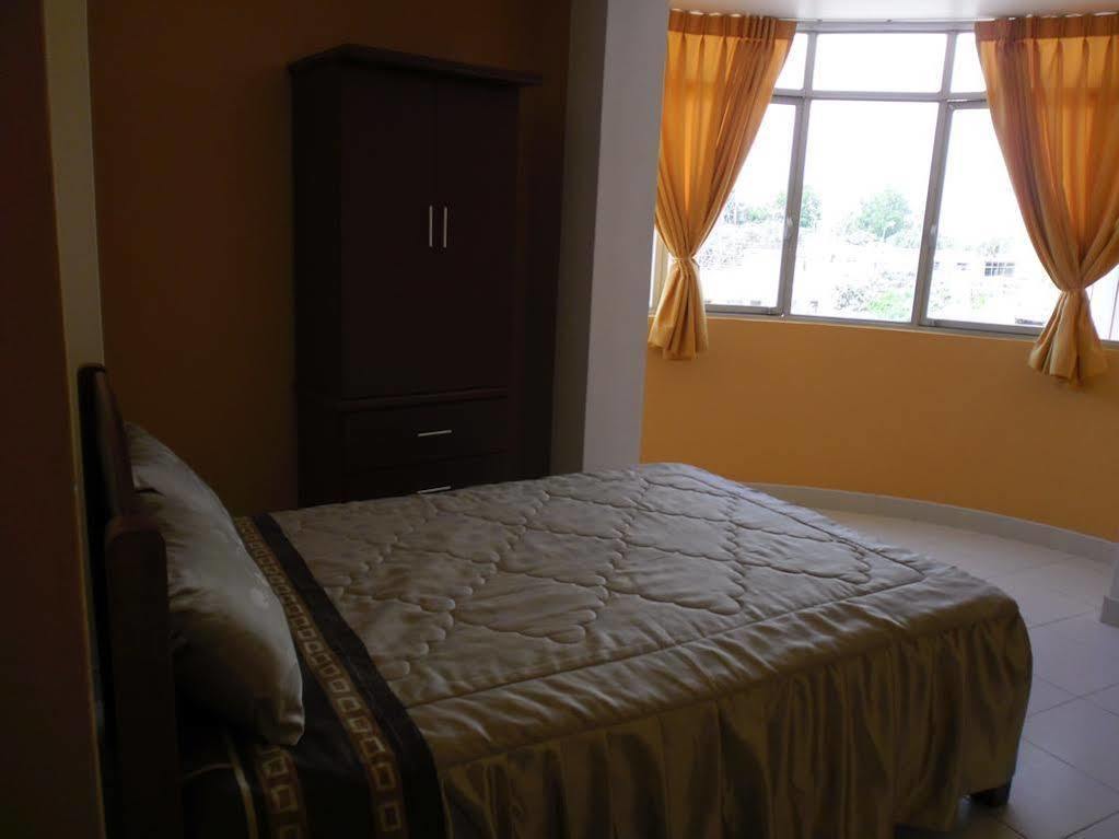 Hotel Y Restaurante Roma Іка Екстер'єр фото